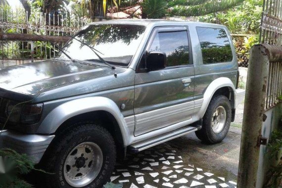 Mitsubishi Pajero 2005 4WD MT Gray SUV For Sale 