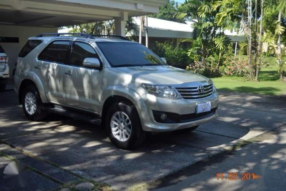 Toyota Fortuner 2012 4x2 AT Silver SUV For Sale 