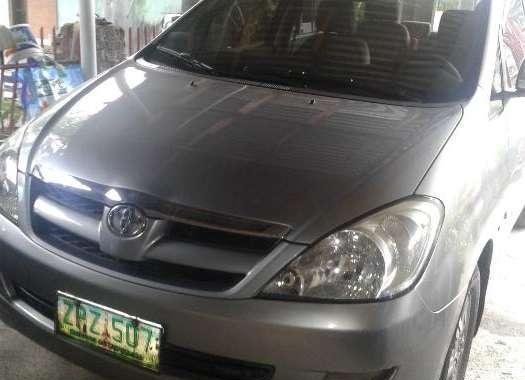 Toyota Innova V AT 2008 Gray SUV For Sale 