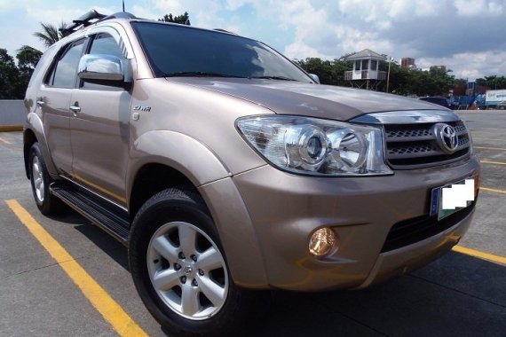 Superloaded Toyota Fortuner G AT VVTi 2010 for sale