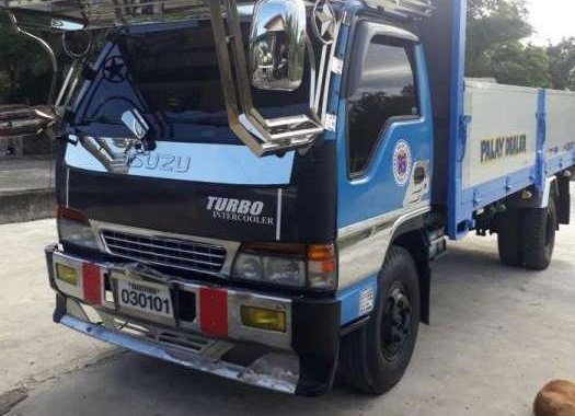 For sale ISUZU Elf 2016 model kakargahan nyo