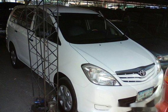 Well-kept Toyota Innova 2010 for sale