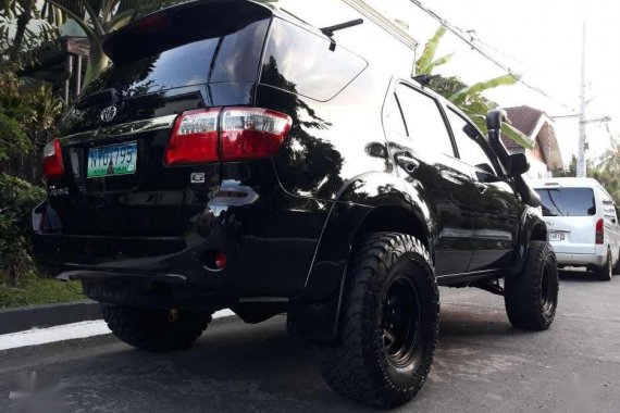 Toyota Fortuner 2009 Gas Black SUv For Sale 