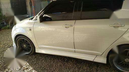 2006 Suzuki Swift Pearl White Pormado for sale 