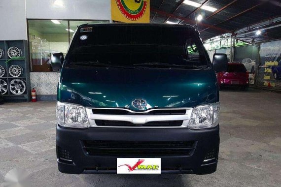 RUSH 2013 Toyota Hiace Commuter