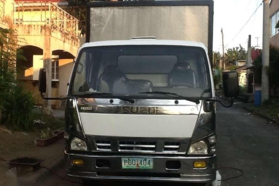 2010 Isuzu Elf truck for sale