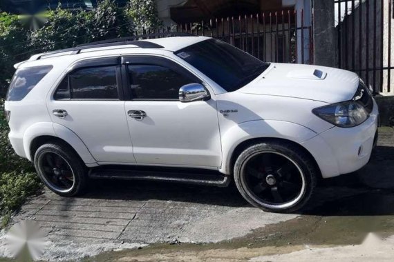 Toyota Fortuner V --- 4x4 for sale