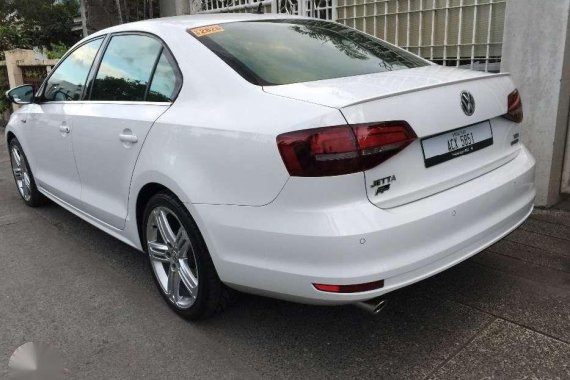 Late 2016 Volkswagen Jetta automatic for sale