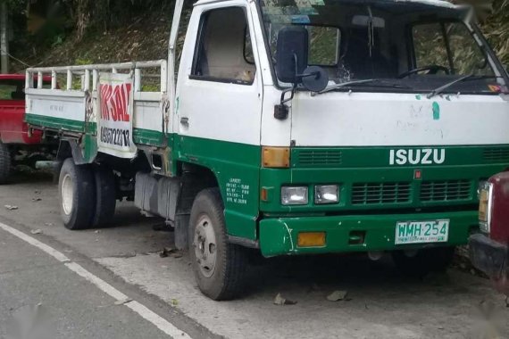 Like New Isuzu Elf for sale