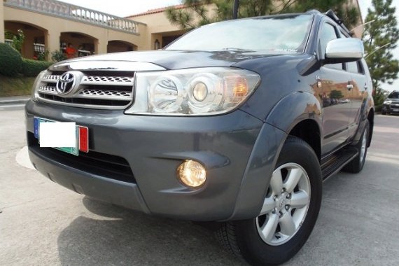 Well-maintained Toyota Fortuner G AT 2011 for sale