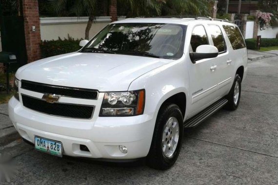 2011 Chevrolet Suburban White for sale