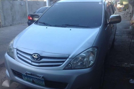 2011 Toyota Innova J with only 92k miles for sale