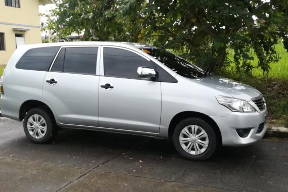 Well-maintained Toyota Innova J 2014 for sale