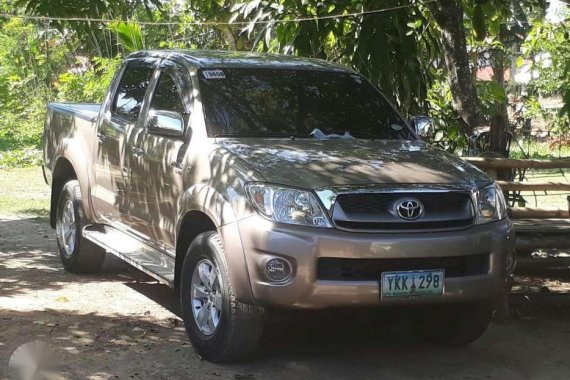 For sale Toyota Hilux 2012 manual