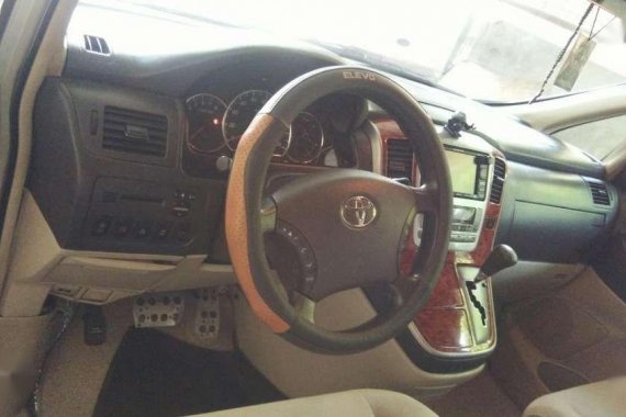 Toyota Alphard v 2002 model for sale