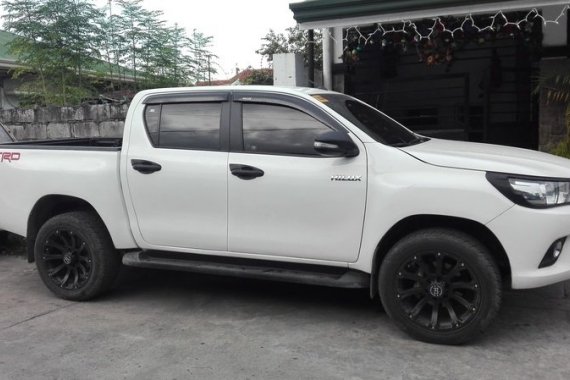 Well-kept Toyota Hilux G 2016 for sale