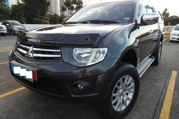 Good as new Mitsubishi Strada 2013 for sale