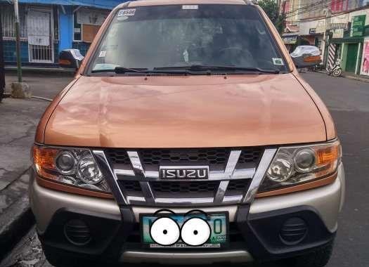 Isuzu Crosswind 2010 XUV AT Diesel Orange For Sale 