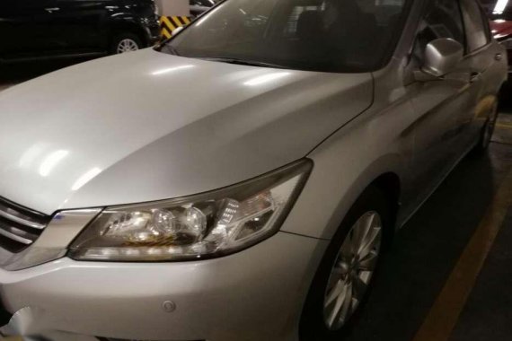 Honda Accord 2.4 2014 AT Silver Sedan For Sale 