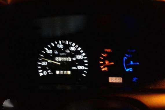 Nissan Sentra Fe 2000 model for sale