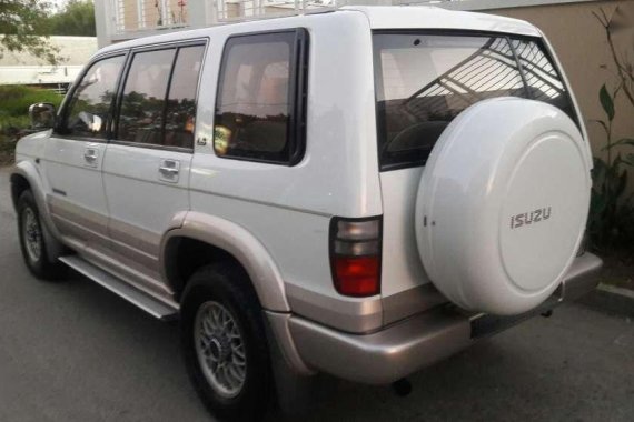 Rush sale! Isuzu Trooper local owner leaving 2001