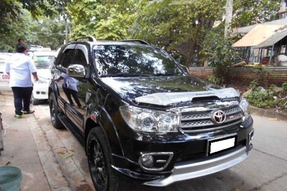 2011 Toyota Fortuner G manual diesel 1st owner  for sale