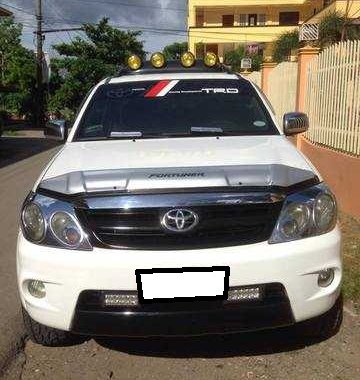 Toyota Fortuner white 2005 for sale