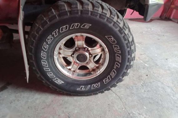 FOR SALE Toyota HILUX 2002 Model