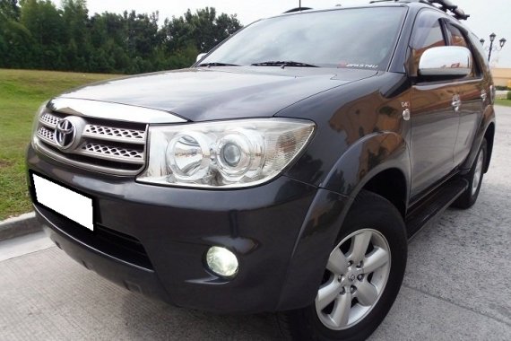 Well-maintained Toyota Fortuner G 2009 for sale