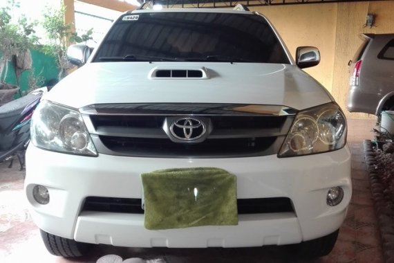Well-maintained Toyota Fortuner V 2006 for sale