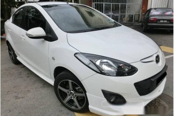 Mazda 2 sedan Color White model 2014