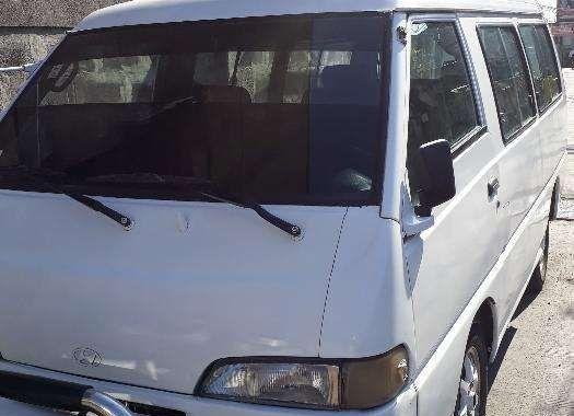 Hyundai Grace Singkit 2002 White Van For Sale 