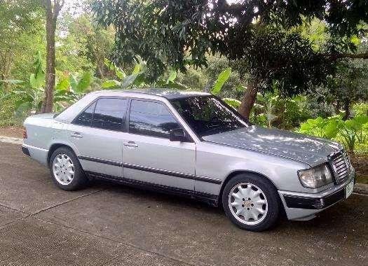 For sale Mercedes Benz W124 1985