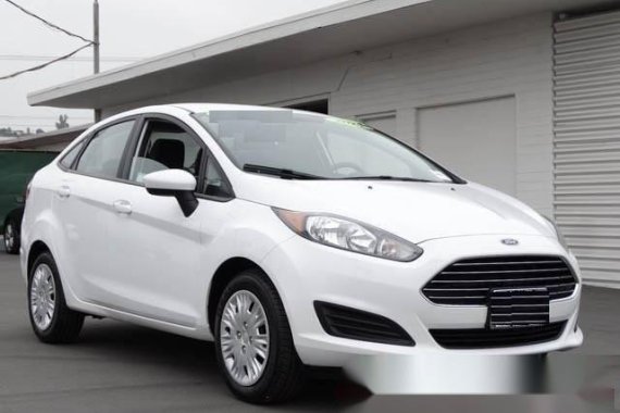 Ford Fiesta Color White manual transmission model 2014