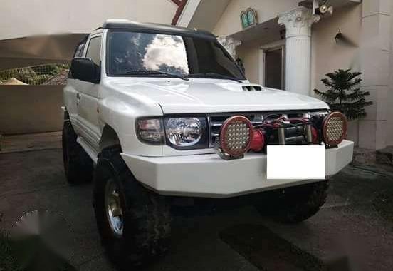 2005 Mitsubishi Pajero Fieldmaster 4x4 MT REGear 4m40 for sale