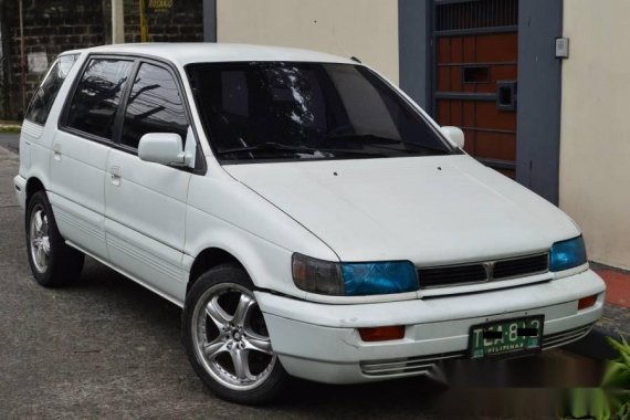 1994 Mitsubishi SPACE WAGON M T 17in Mags