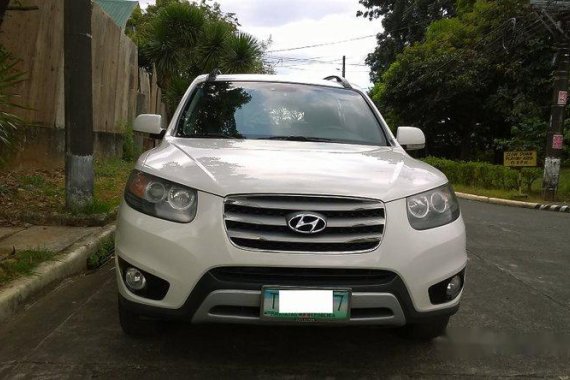 Well-kept Hyundai Santa Fe 2012 for sale