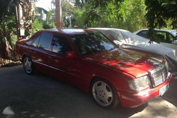 For sale. 1990 Mercedes Benz 260e AT. 