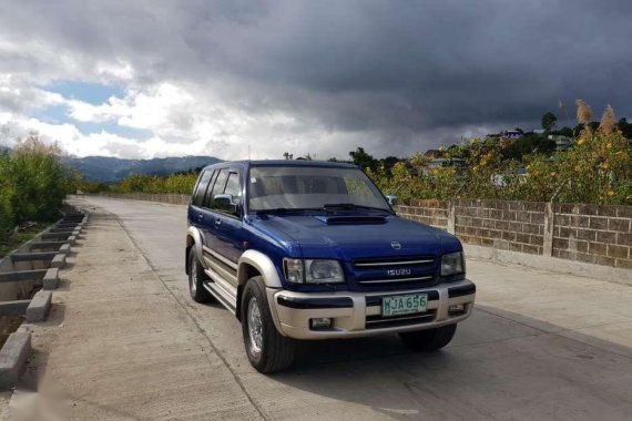 Isuzu Trooper LS 2000 3.0 AT 4x4 Blue For Sale 