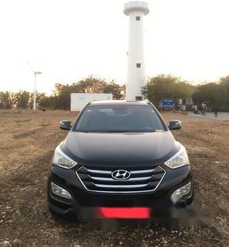 Well-maintained Hyundai Santa Fe 2013 for sale