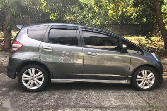 2010 Honda Jazz 1.5V Gray HB Very Fresh For Sale 