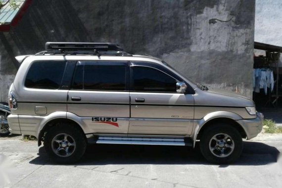 Isuzu Crosswind XUVi 2003 Matic Silver For Sale 