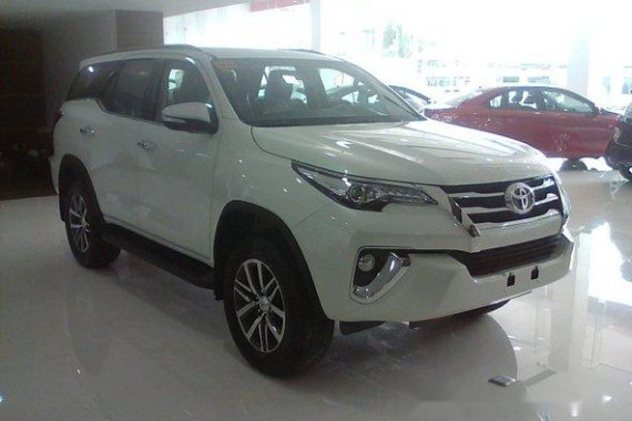 Toyota Fortuner 2017 V A/T for sale 