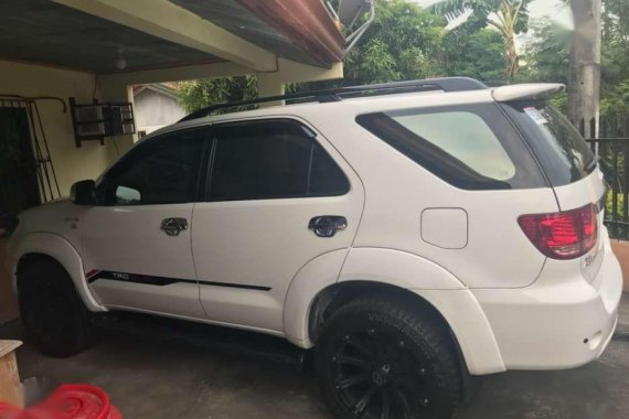 2007 Toyota Fortuner AT White SUV For Sale 