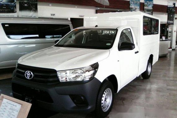 Toyota Hilux 2017 FX M/T for sale 