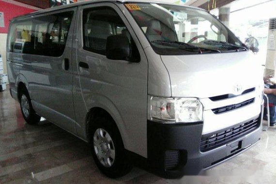Toyota Hiace 2017 COMMUTER M/T for sale