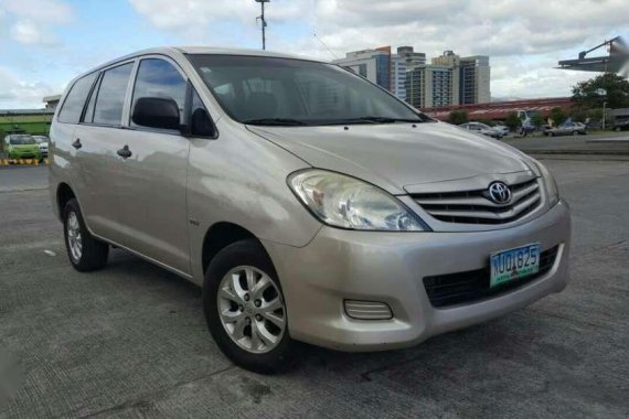 Toyota Innova 2010 E gas manual for sale