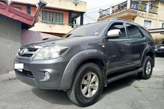 Toyota Fortuner V Top of the Line 2005 FOR SALE