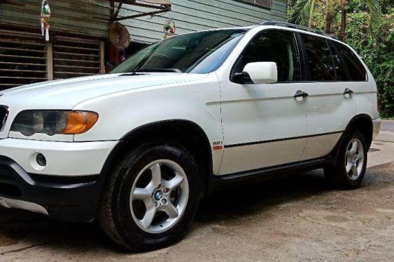 BMW X5 2001 White SUV Very Fresh For Sale 