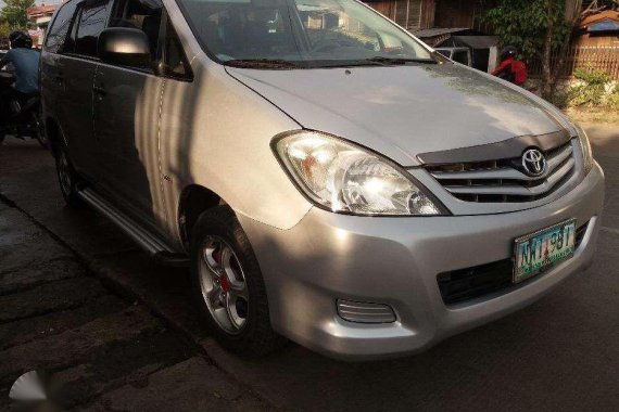 FOR SALE TOYOTA Innova J gas 2009